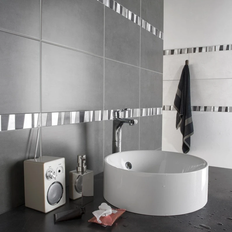 Listel Techno Trapeze Gris Noir, L.4.8 X L.60 Cm 1 Listel Techno Trapeze Gris Noir, L.4.8 X L.60 Cm